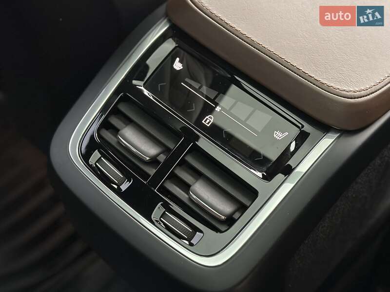 Внедорожник / Кроссовер Volvo XC90 2020 в Киеве