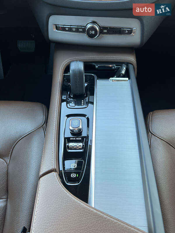 Внедорожник / Кроссовер Volvo XC90 2020 в Ужгороде