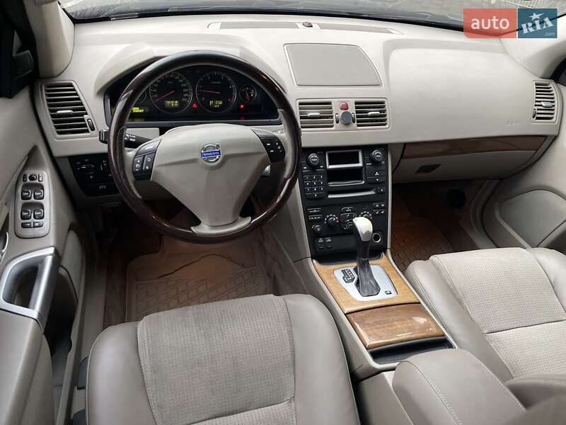 Внедорожник / Кроссовер Volvo XC90 2003 в Харькове