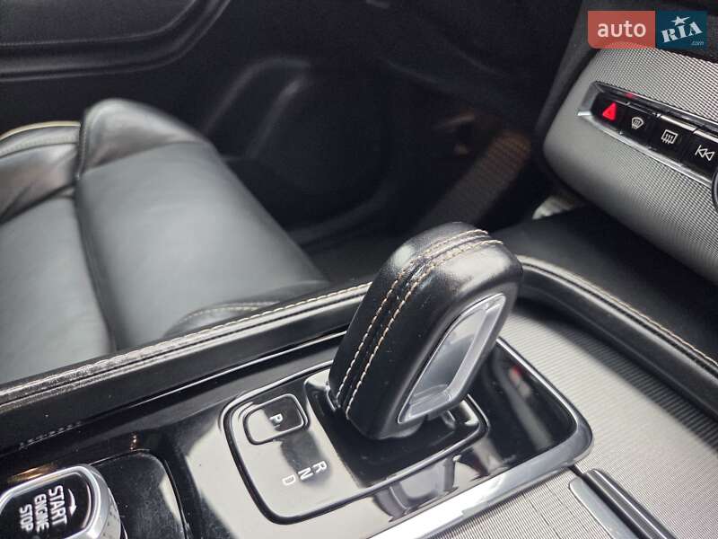 Внедорожник / Кроссовер Volvo XC90 2020 в Киеве фото 37 Внедорожник / Кроссовер Volvo XC90 2020 в Киеве