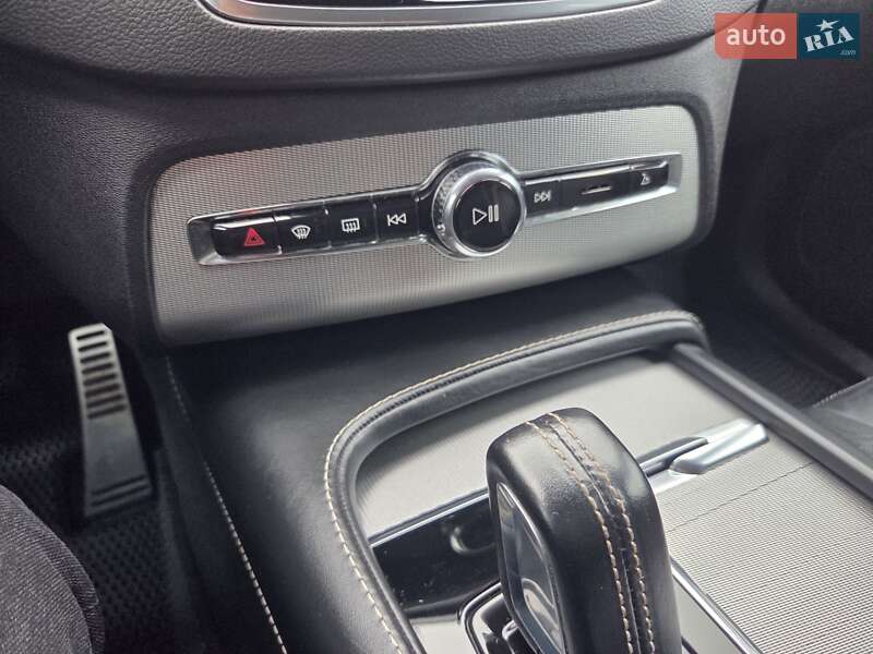 Внедорожник / Кроссовер Volvo XC90 2020 в Киеве фото 39 Внедорожник / Кроссовер Volvo XC90 2020 в Киеве