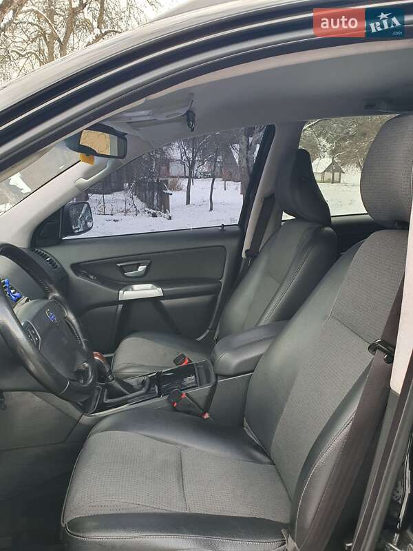 Внедорожник / Кроссовер Volvo XC90 2004 в Косове