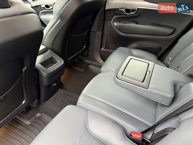 Внедорожник / Кроссовер Volvo XC90 2020 в Киеве фото 128 Внедорожник / Кроссовер Volvo XC90 2020 в Киеве