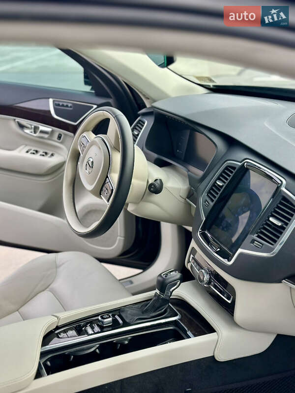 Позашляховик / Кросовер Volvo XC90 2019 в Києві фото 9 Позашляховик / Кросовер Volvo XC90 2019 в Києві