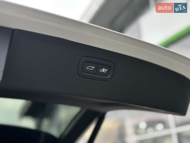 Внедорожник / Кроссовер Volvo XC90 2019 в Киеве фото 42 Внедорожник / Кроссовер Volvo XC90 2019 в Киеве