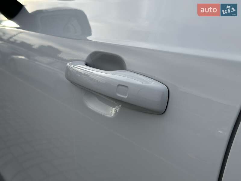 Внедорожник / Кроссовер Volvo XC90 2019 в Киеве фото 43 Внедорожник / Кроссовер Volvo XC90 2019 в Киеве