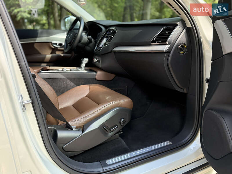 Позашляховик / Кросовер Volvo XC90 2019 в Чернівцях