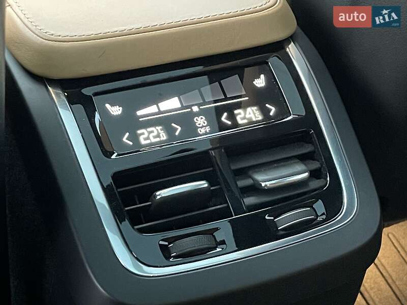 Позашляховик / Кросовер Volvo XC90 2015 в Києві