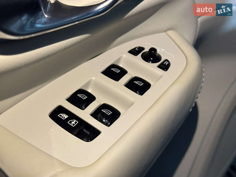 Внедорожник / Кроссовер Volvo XC90 2019 в Львове