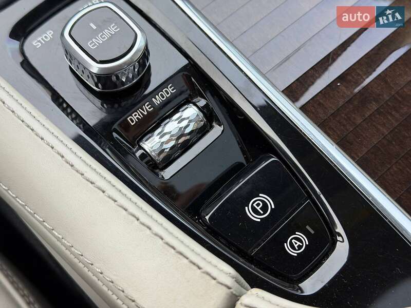 Внедорожник / Кроссовер Volvo XC90 2016 в Кривом Роге