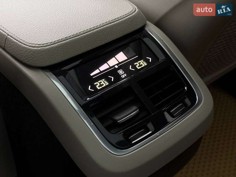 Позашляховик / Кросовер Volvo XC90 2016 в Рівному