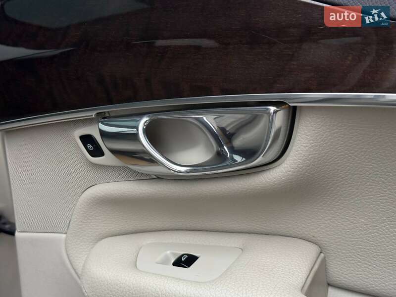 Позашляховик / Кросовер Volvo XC90 2016 в Рівному