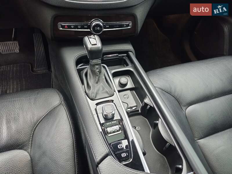 Позашляховик / Кросовер Volvo XC90 2018 в Львові фото 27 Позашляховик / Кросовер Volvo XC90 2018 в Львові