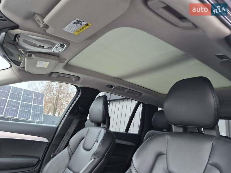 Внедорожник / Кроссовер Volvo XC90 2017 в Владимире