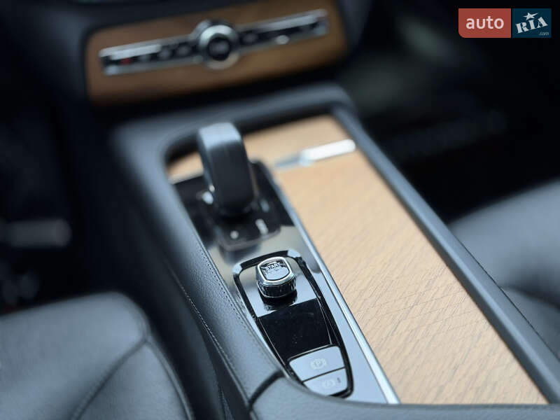 Внедорожник / Кроссовер Volvo XC90 2021 в Одессе