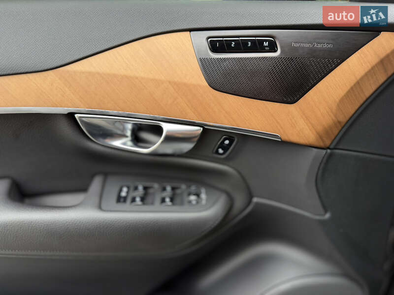 Внедорожник / Кроссовер Volvo XC90 2021 в Одессе