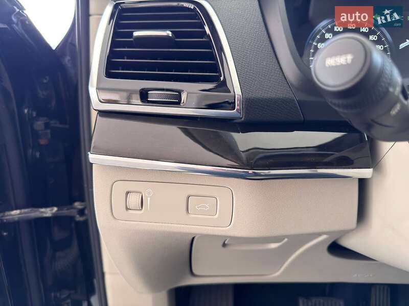 Внедорожник / Кроссовер Volvo XC90 2017 в Авангарде фото 3 Внедорожник / Кроссовер Volvo XC90 2017 в Авангарде