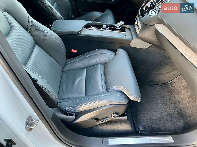 Внедорожник / Кроссовер Volvo XC90 2021 в Киеве фото 49 Внедорожник / Кроссовер Volvo XC90 2021 в Киеве