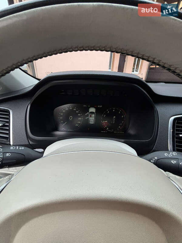 Позашляховик / Кросовер Volvo XC90 2016 в Хмельницькому