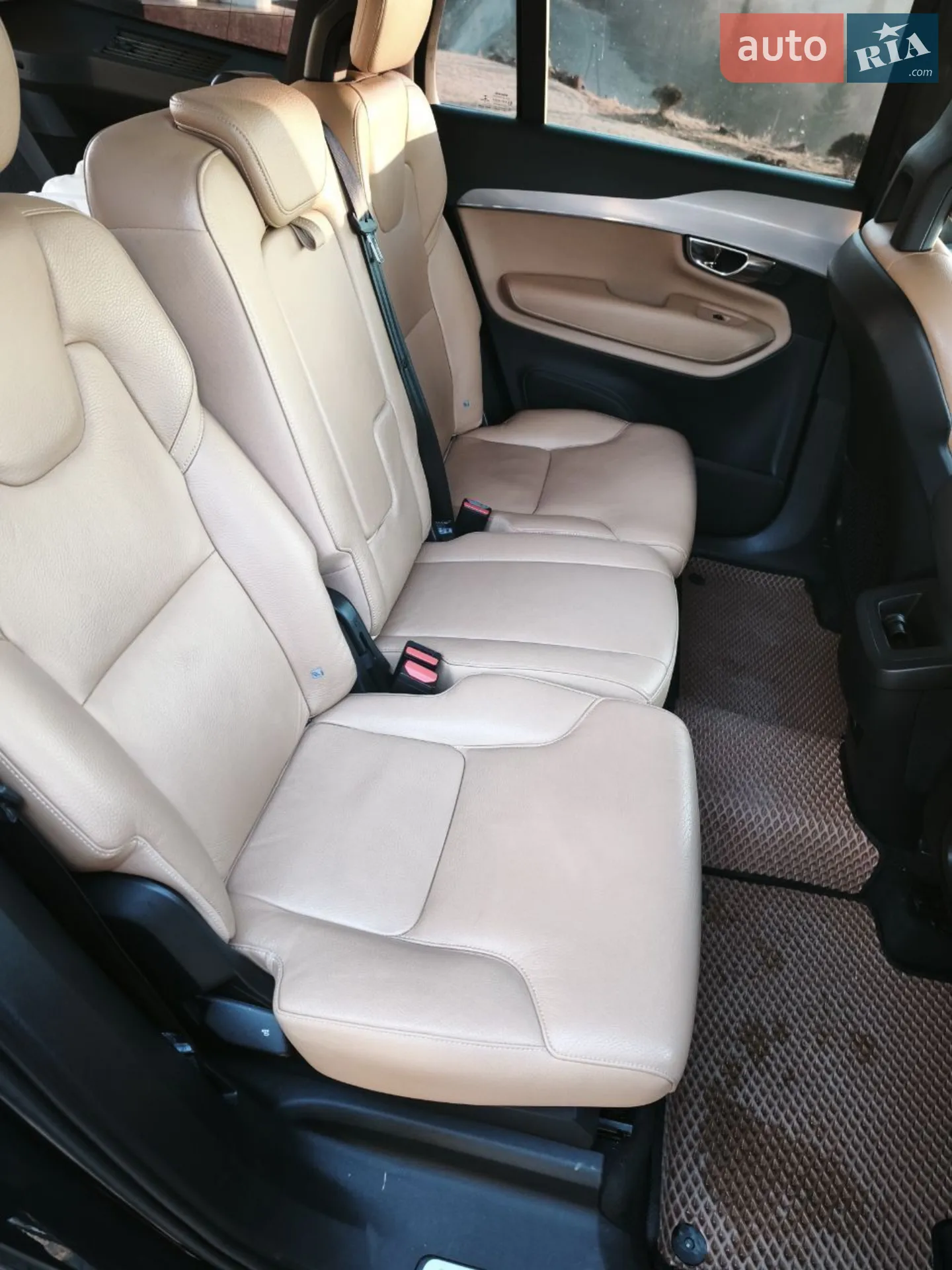 Volvo XC90 2016 VIN YV1LFA8BDG1090902 фото оголошення 5 з 15