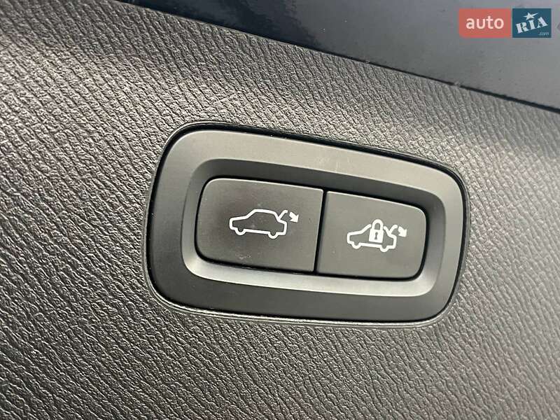 Внедорожник / Кроссовер Volvo XC90 2016 в Киеве