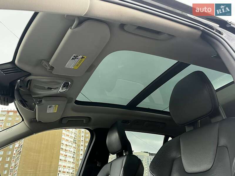 Внедорожник / Кроссовер Volvo XC90 2016 в Киеве