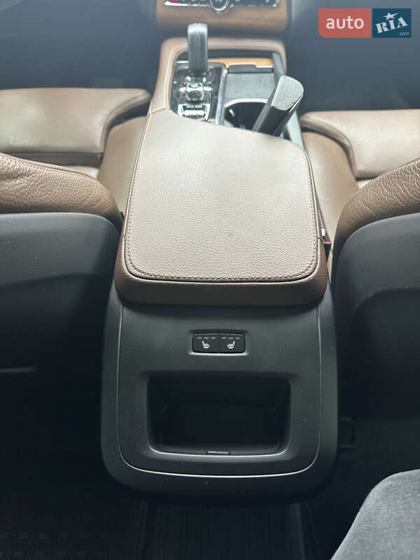Позашляховик / Кросовер Volvo XC90 2020 в Дніпрі фото 44 Позашляховик / Кросовер Volvo XC90 2020 в Дніпрі
