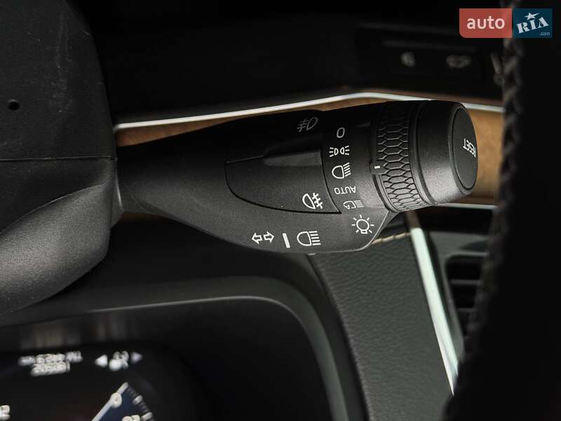 Внедорожник / Кроссовер Volvo XC90 2018 в Ровно