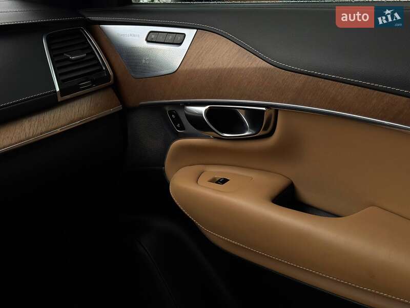 Внедорожник / Кроссовер Volvo XC90 2018 в Ровно