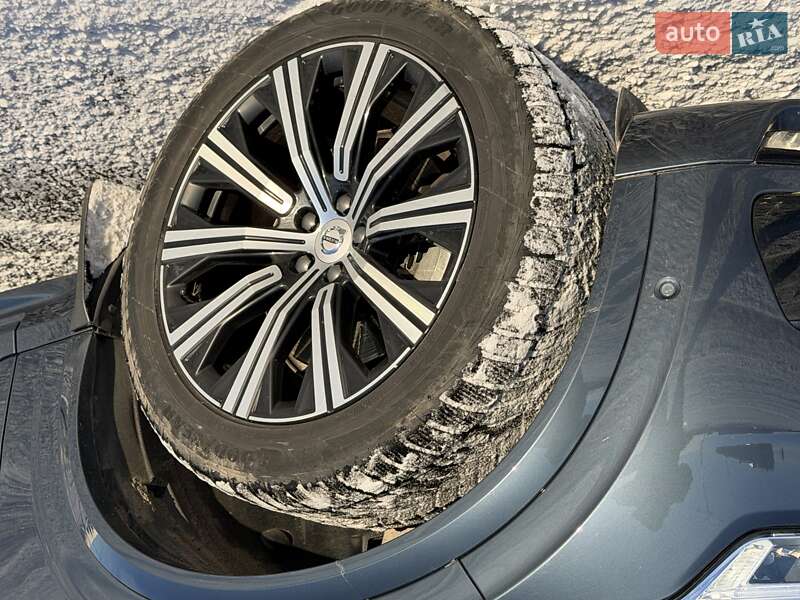 Внедорожник / Кроссовер Volvo XC90 2022 в Киеве