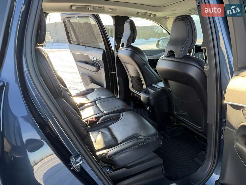 Внедорожник / Кроссовер Volvo XC90 2022 в Киеве
