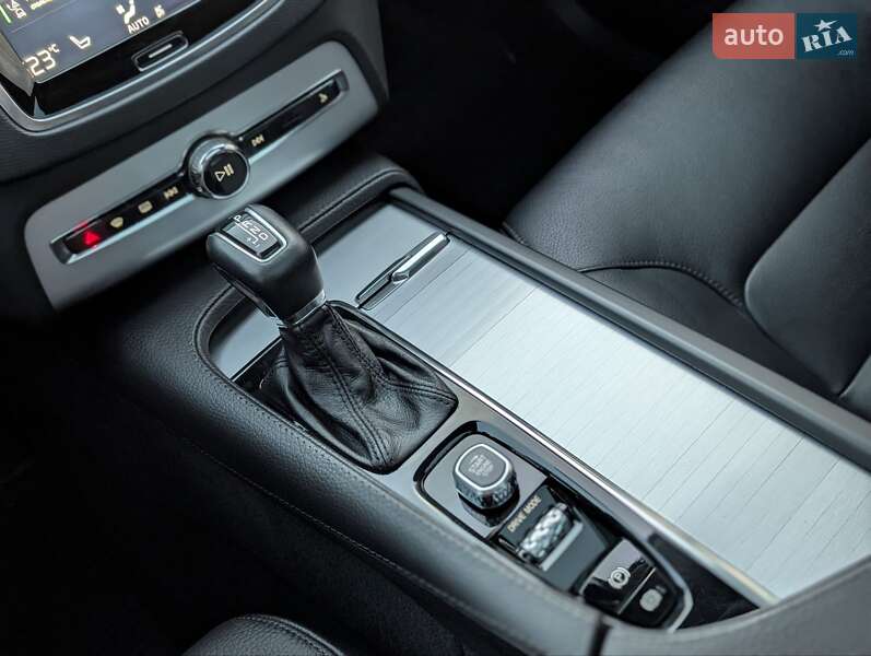 Внедорожник / Кроссовер Volvo XC90 2018 в Коломые