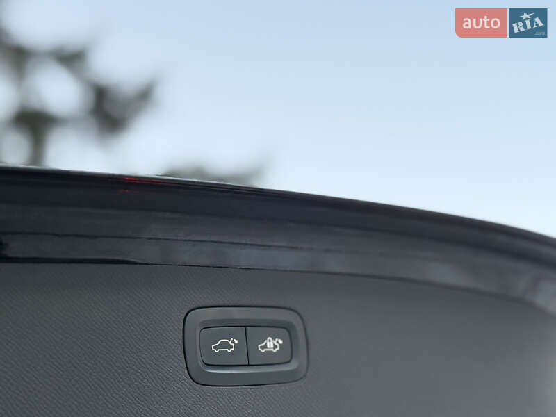 Внедорожник / Кроссовер Volvo XC90 2017 в Староконстантинове