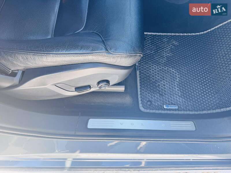 Внедорожник / Кроссовер Volvo XC90 2016 в Харькове