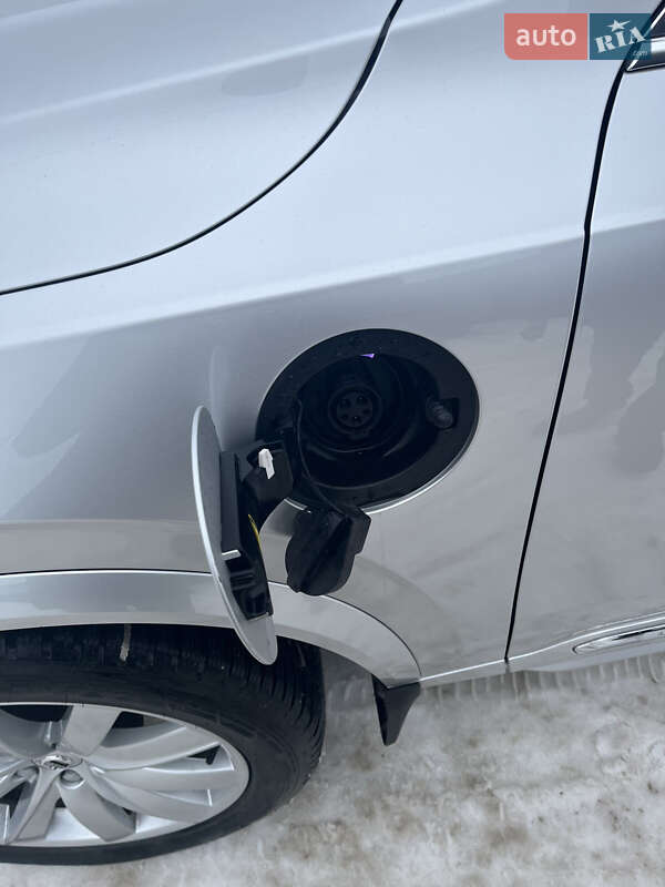 Внедорожник / Кроссовер Volvo XC90 2016 в Шептицькому