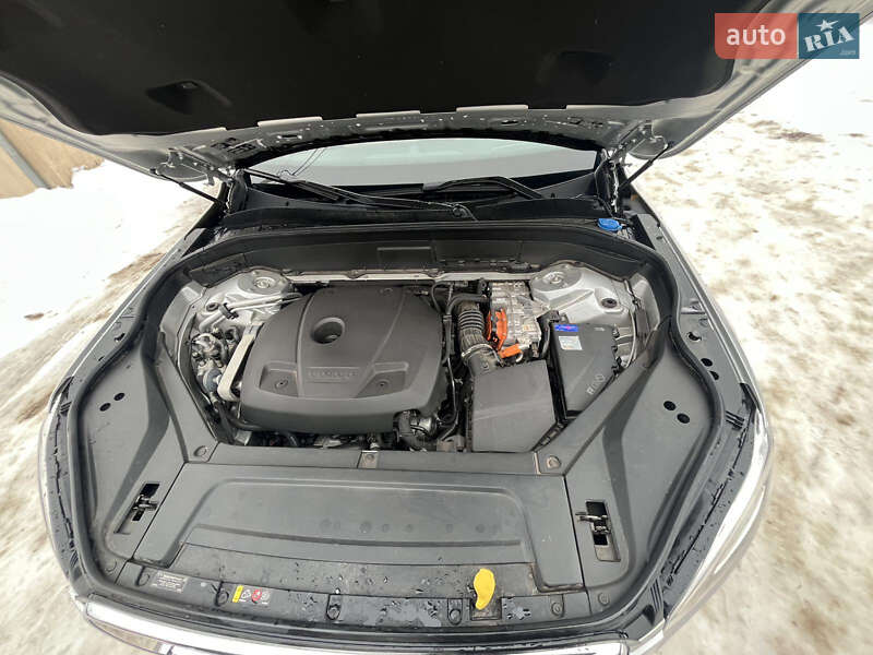 Внедорожник / Кроссовер Volvo XC90 2016 в Шептицькому