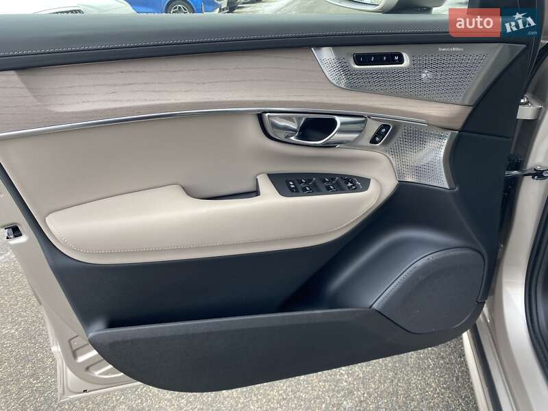 Внедорожник / Кроссовер Volvo XC90 2024 в Киеве