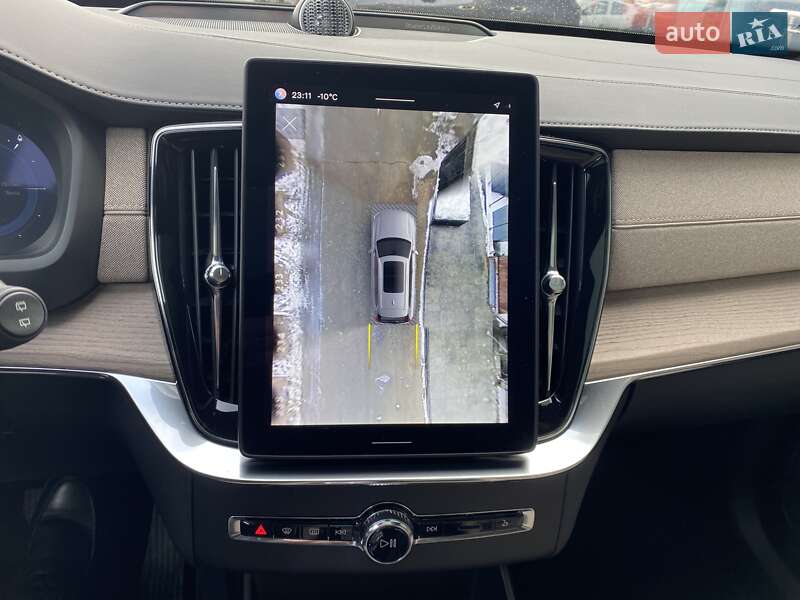 Внедорожник / Кроссовер Volvo XC90 2024 в Киеве