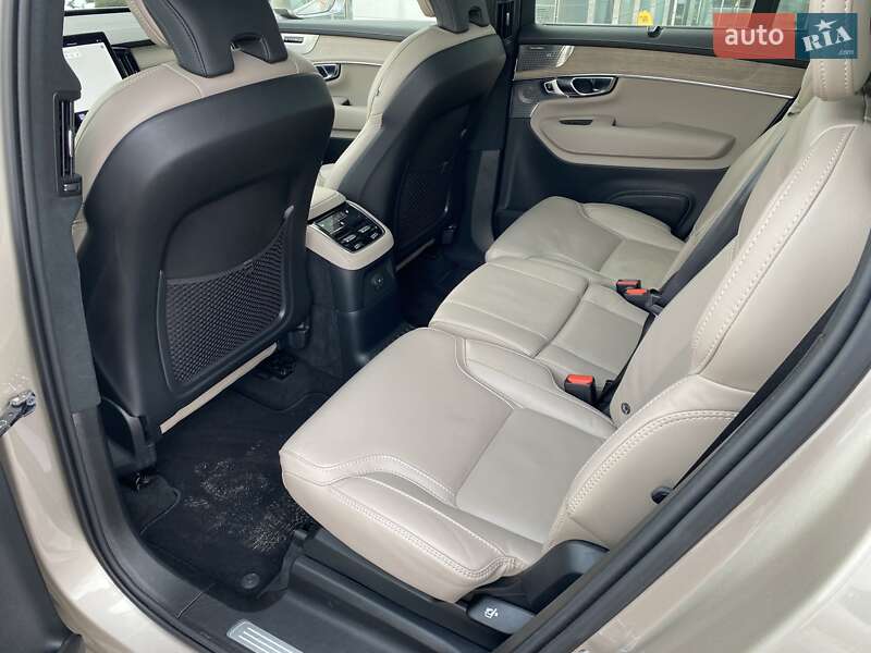 Внедорожник / Кроссовер Volvo XC90 2024 в Киеве