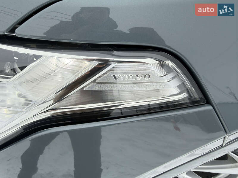 Внедорожник / Кроссовер Volvo XC90 2019 в Киеве