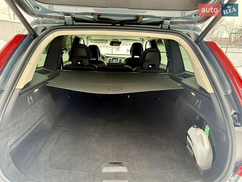 Внедорожник / Кроссовер Volvo XC90 2019 в Киеве