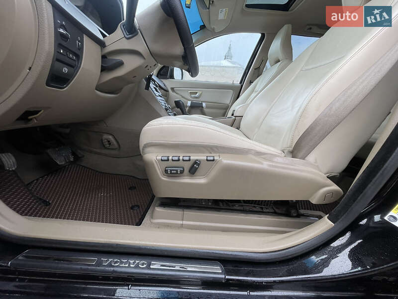 Внедорожник / Кроссовер Volvo XC90 2010 в Житомире