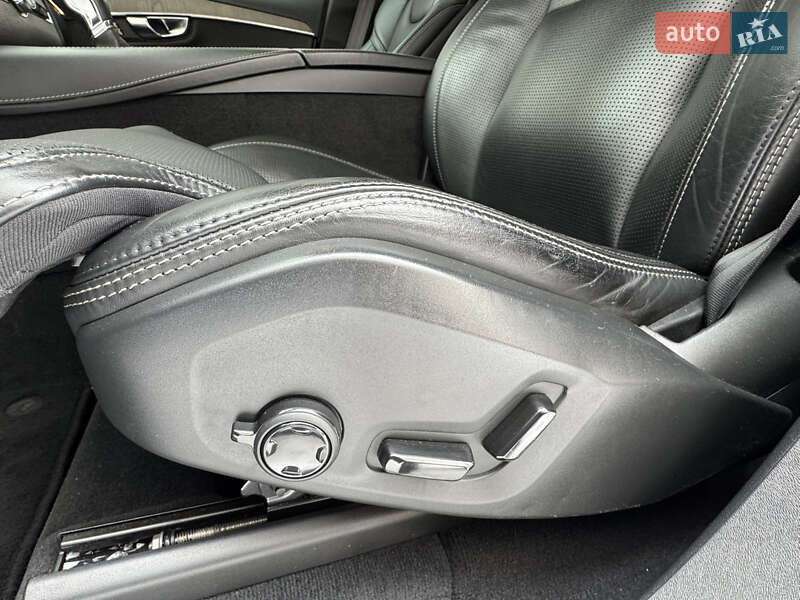 Внедорожник / Кроссовер Volvo XC90 2019 в Ивано-Франковске