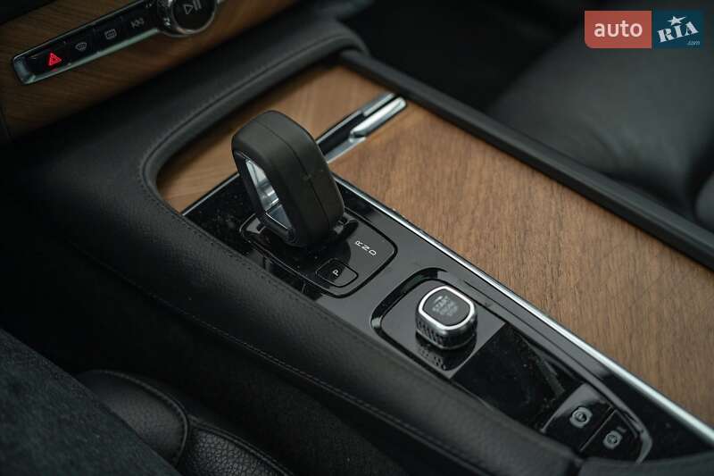 Внедорожник / Кроссовер Volvo XC90 2022 в Черновцах