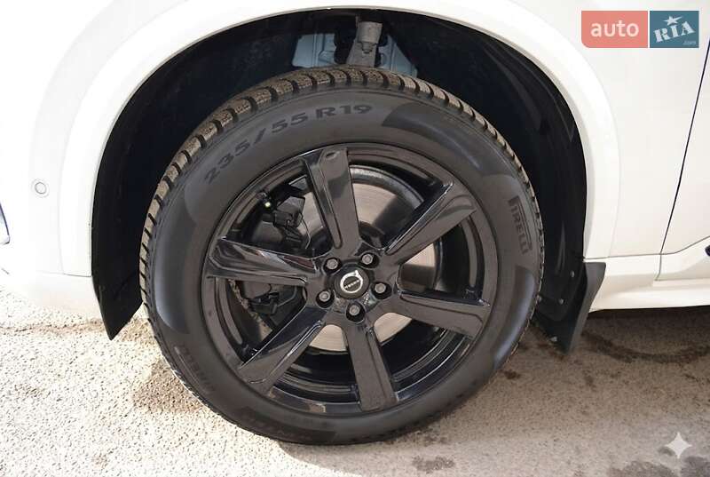 Внедорожник / Кроссовер Volvo XC90 2019 в Киеве