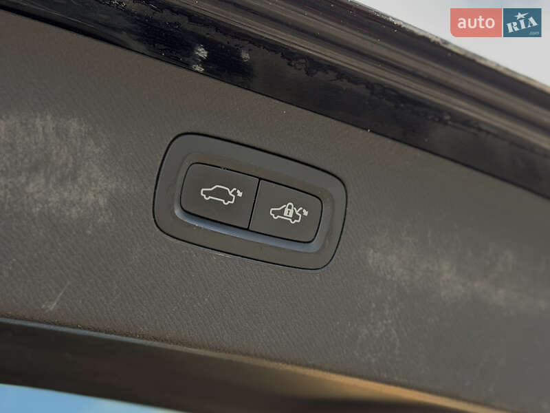 Внедорожник / Кроссовер Volvo XC90 2018 в Шептицькому