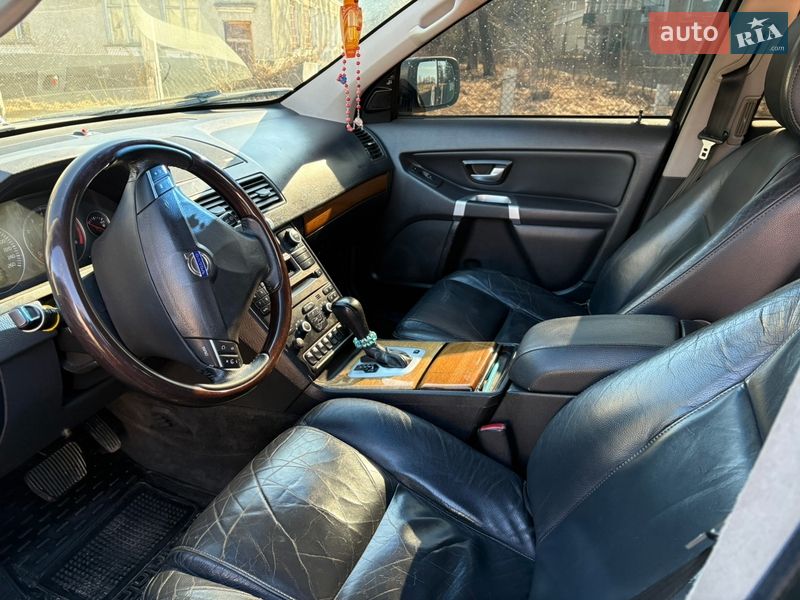 Внедорожник / Кроссовер Volvo XC90 2007 в Комарному