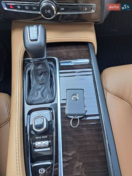 Внедорожник / Кроссовер Volvo XC90 2016 в Тернополе