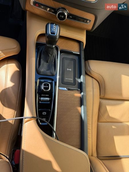 Внедорожник / Кроссовер Volvo XC90 2015 в Харькове