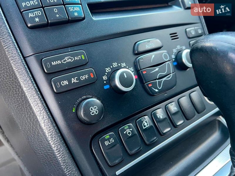 Внедорожник / Кроссовер Volvo XC90 2011 в Львове